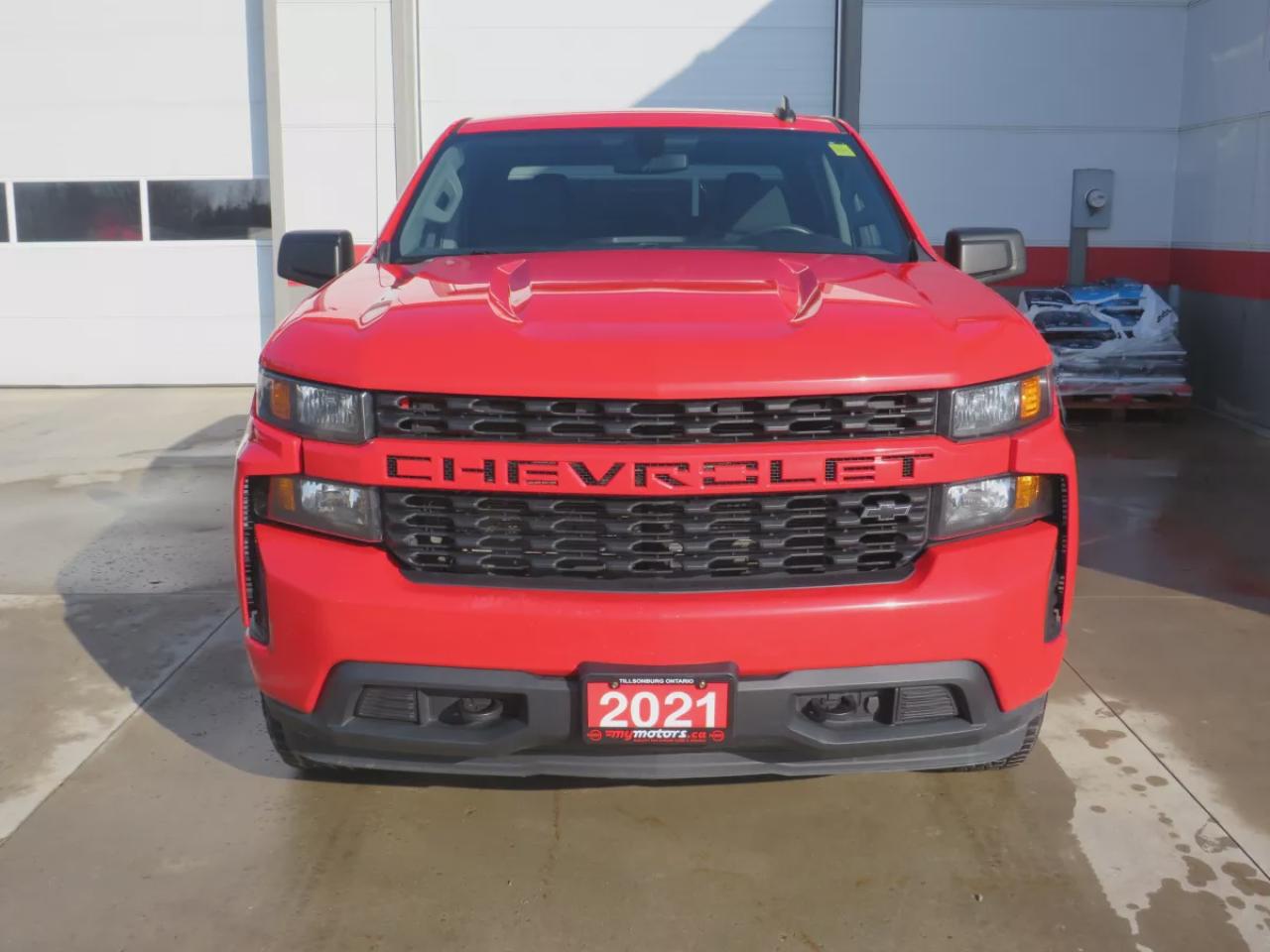 2021 Chevrolet Silverado 1500 Custom (**SAFETY/CERTIFIED!!**CLEAN TITLE/NO ACCIDENTS!!**4X4**TRAILER HITCH**BOXLINER**TONNEAU COVER**RUNNING BOARDS**AUTO HEADLIGHTS**BACKUP CAMERA**DIGITAL TOUCHSCREEN**USB/AUX PORT**CRUISE CONTROL**POWER WINDOWS**POWER LOCKS**BLUETOOTH**WEATHER TECH M Photo