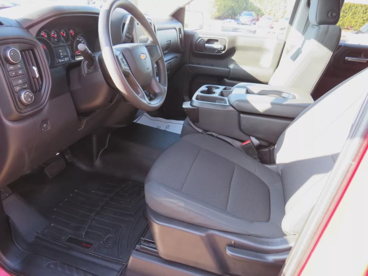 2021 Chevrolet Silverado 1500 Custom (**SAFETY/CERTIFIED!!**CLEAN TITLE/NO ACCIDENTS!!**4X4**TRAILER HITCH**BOXLINER**TONNEAU COVER**RUNNING BOARDS**AUTO HEADLIGHTS**BACKUP CAMERA**DIGITAL TOUCHSCREEN**USB/AUX PORT**CRUISE CONTROL**POWER WINDOWS**POWER LOCKS**BLUETOOTH**WEATHER TECH M Photo3