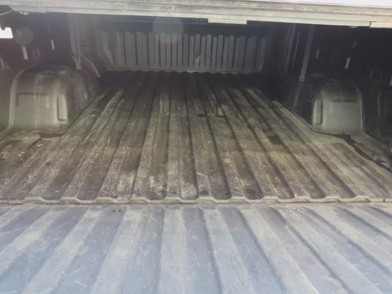 2021 Chevrolet Silverado 1500 Custom (**SAFETY/CERTIFIED!!**CLEAN TITLE/NO ACCIDENTS!!**4X4**TRAILER HITCH**BOXLINER**TONNEAU COVER**RUNNING BOARDS**AUTO HEADLIGHTS**BACKUP CAMERA**DIGITAL TOUCHSCREEN**USB/AUX PORT**CRUISE CONTROL**POWER WINDOWS**POWER LOCKS**BLUETOOTH**WEATHER TECH M Photo