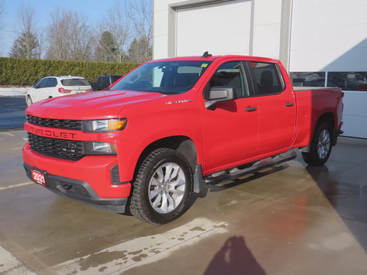 2021 Chevrolet Silverado 1500 Custom (**SAFETY/CERTIFIED!!**CLEAN TITLE/NO ACCIDENTS!!**4X4**TRAILER HITCH**BOXLINER**TONNEAU COVER**RUNNING BOARDS**AUTO HEADLIGHTS**BACKUP CAMERA**DIGITAL TOUCHSCREEN**USB/AUX PORT**CRUISE CONTROL**POWER WINDOWS**POWER LOCKS**BLUETOOTH**WEATHER TECH M Photo