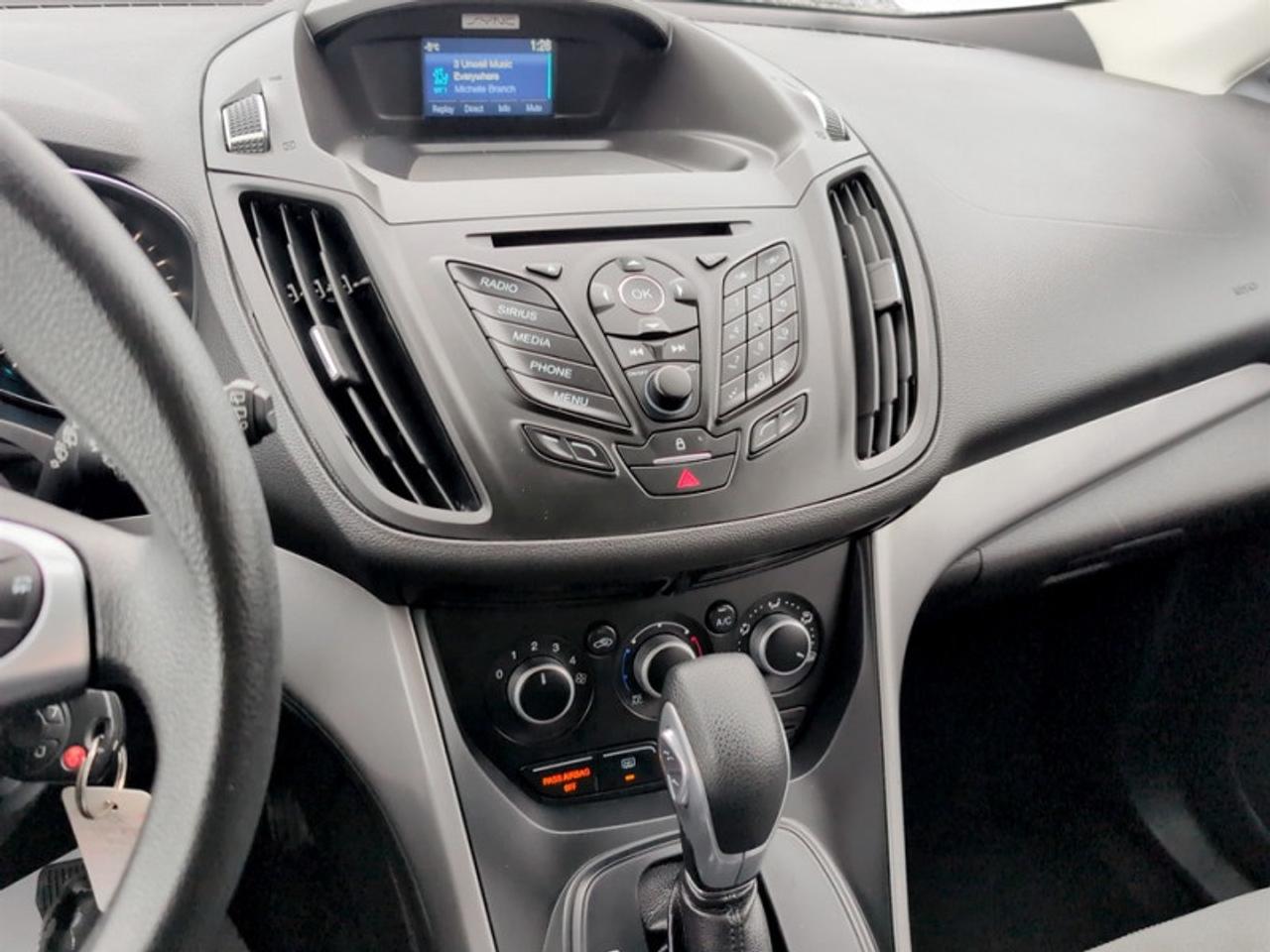 2015 Ford Escape SE  **LOW MILEAGE** Photo