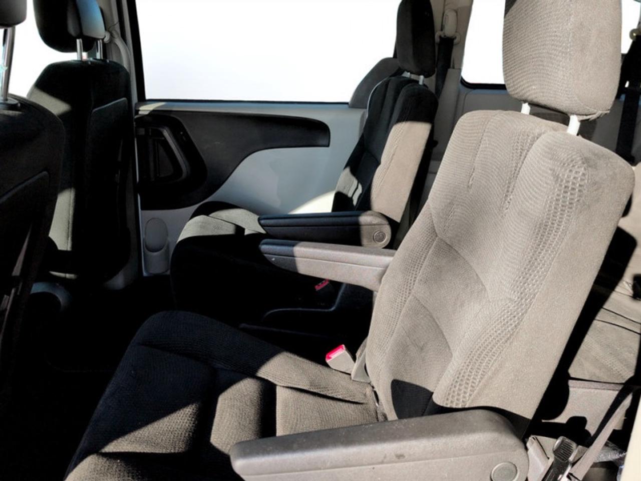 2017 Dodge Grand Caravan SXT Plus  **REAR ENTERTAINMENT GROUP** Photo