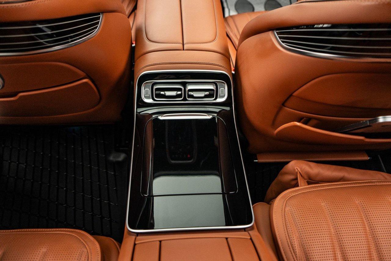 2024 Mercedes-Benz S-Class AMG S 63 E Photo