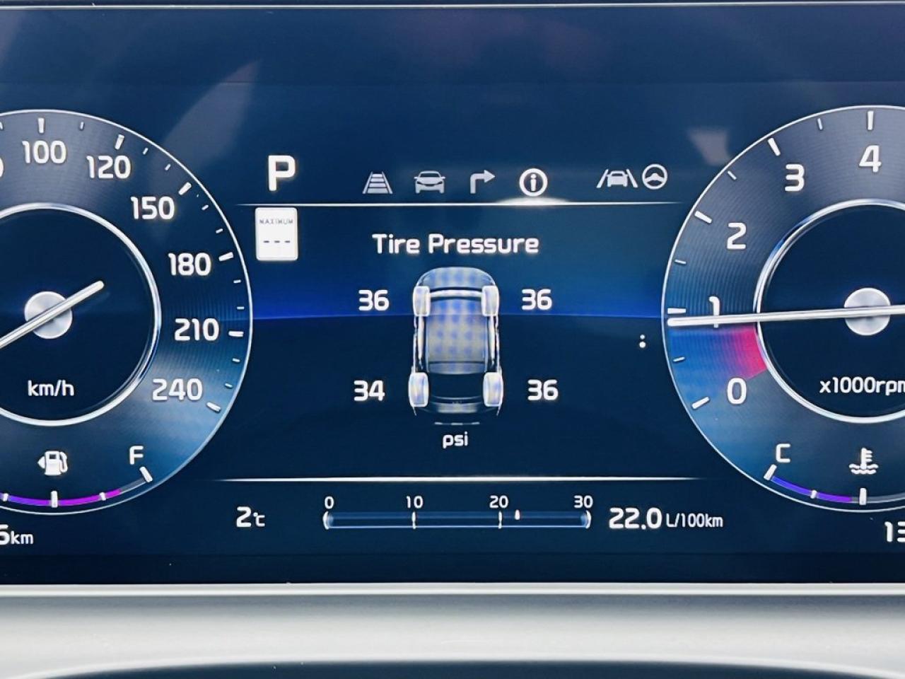 2024 Kia Seltos SX AWD   Leather, Remote Start, Sunroof Photo