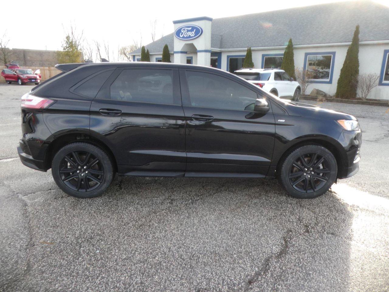 2022 Ford Edge SEL ST LINE Photo
