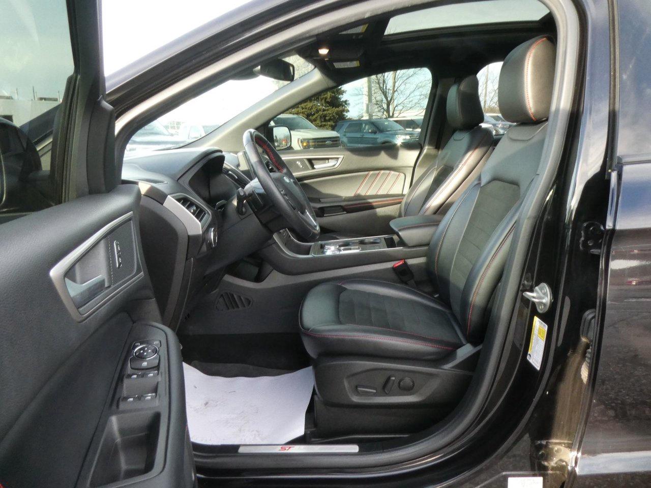 2022 Ford Edge SEL ST LINE Photo