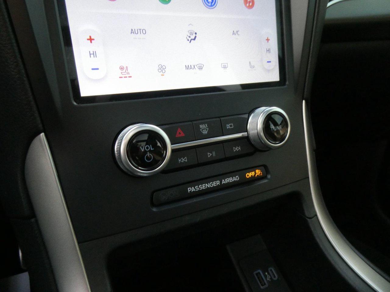 2022 Ford Edge SEL ST LINE Photo