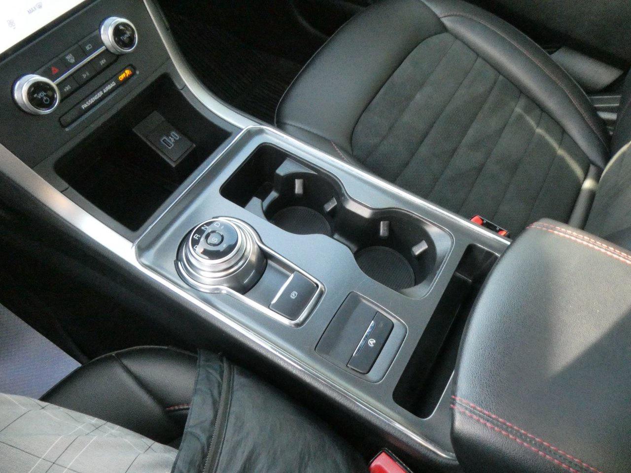 2022 Ford Edge SEL ST LINE Photo