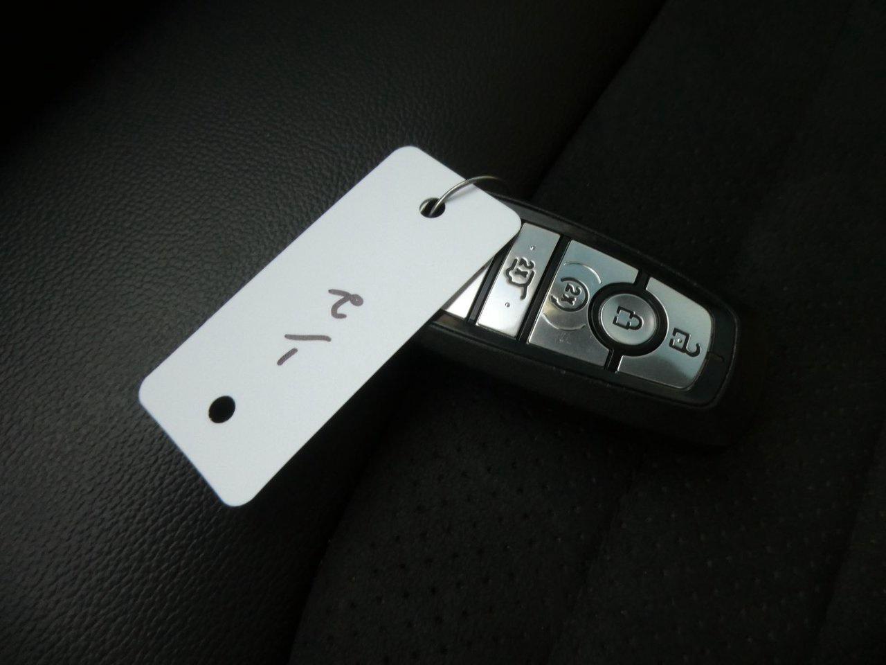 2022 Ford Edge SEL ST LINE Photo