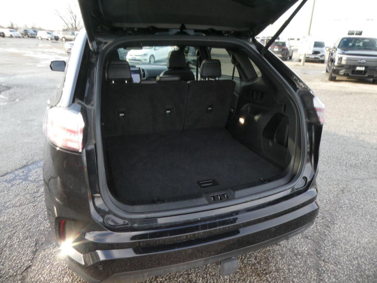 2022 Ford Edge SEL ST LINE Photo