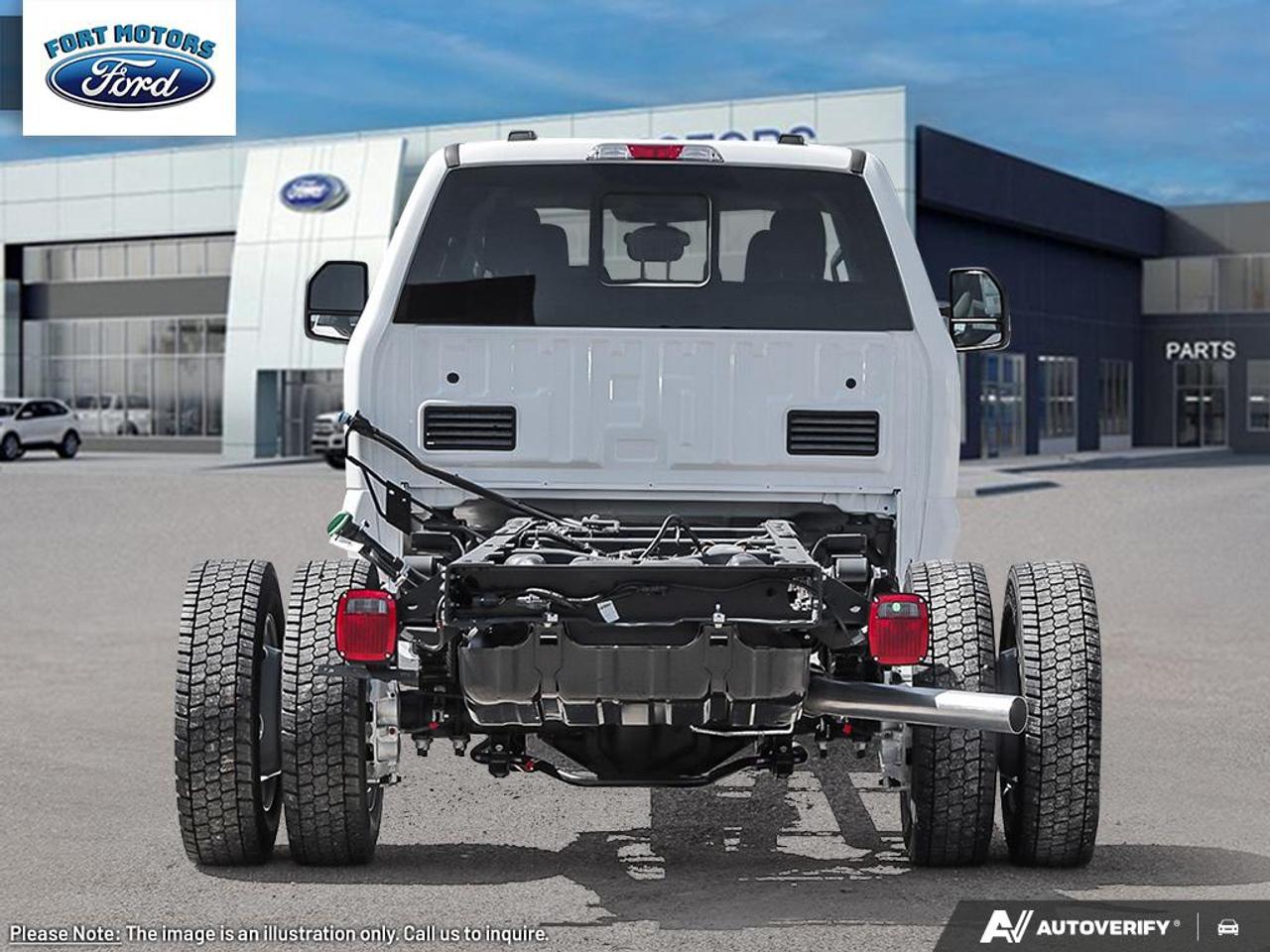 2026 Ford Chassis Cab F-550® XLT Photo4