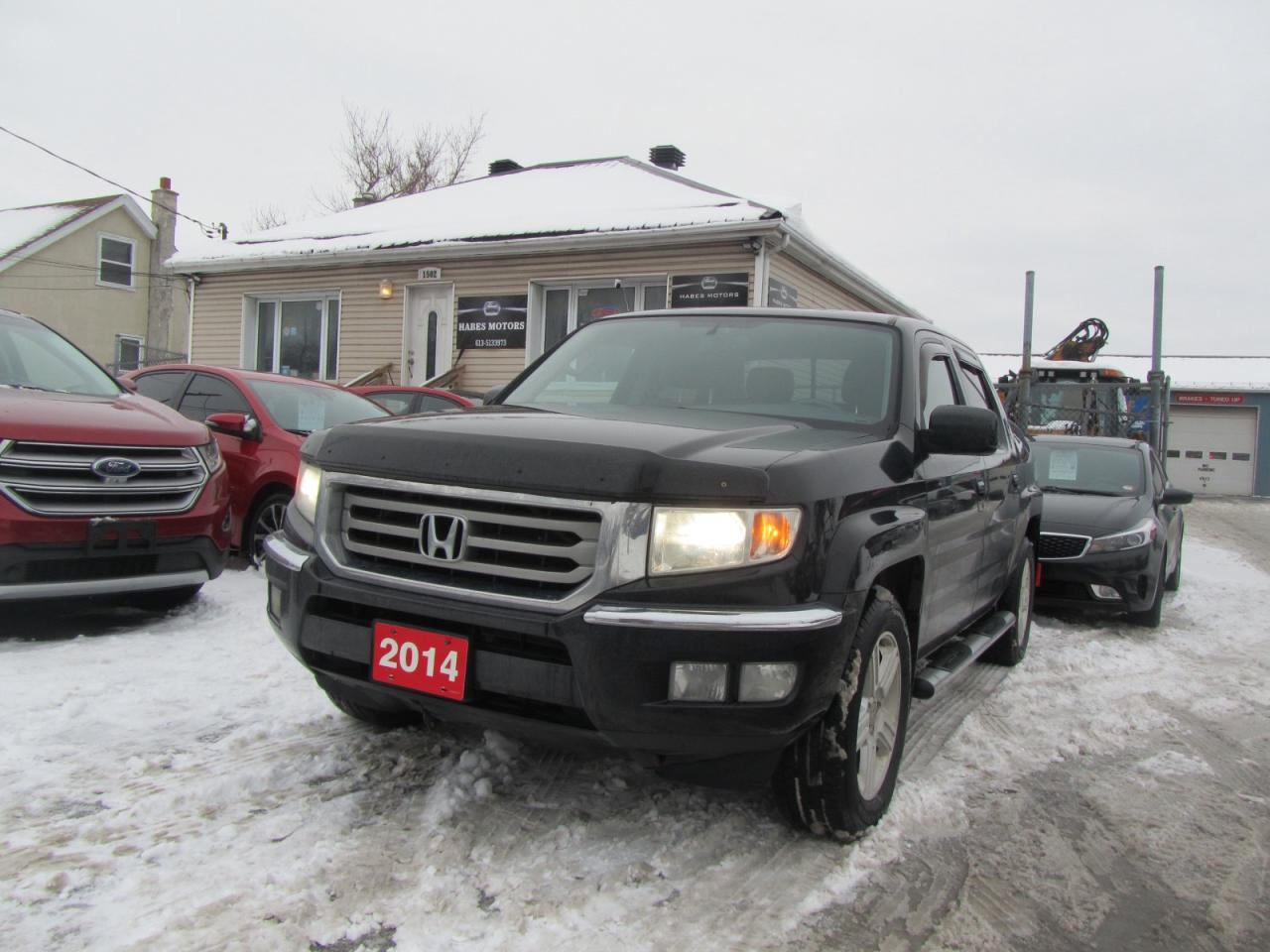 2014 Honda Ridgeline 4WD Crew Cab RTL Photo0