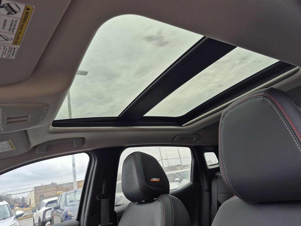 2026 Nissan Kicks SR PREMIUM Photo11