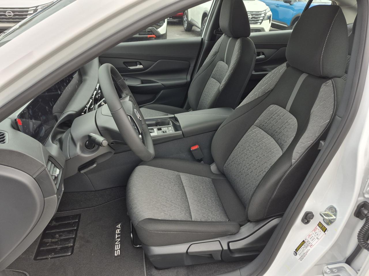 2026 Nissan Sentra SV Premium Photo7