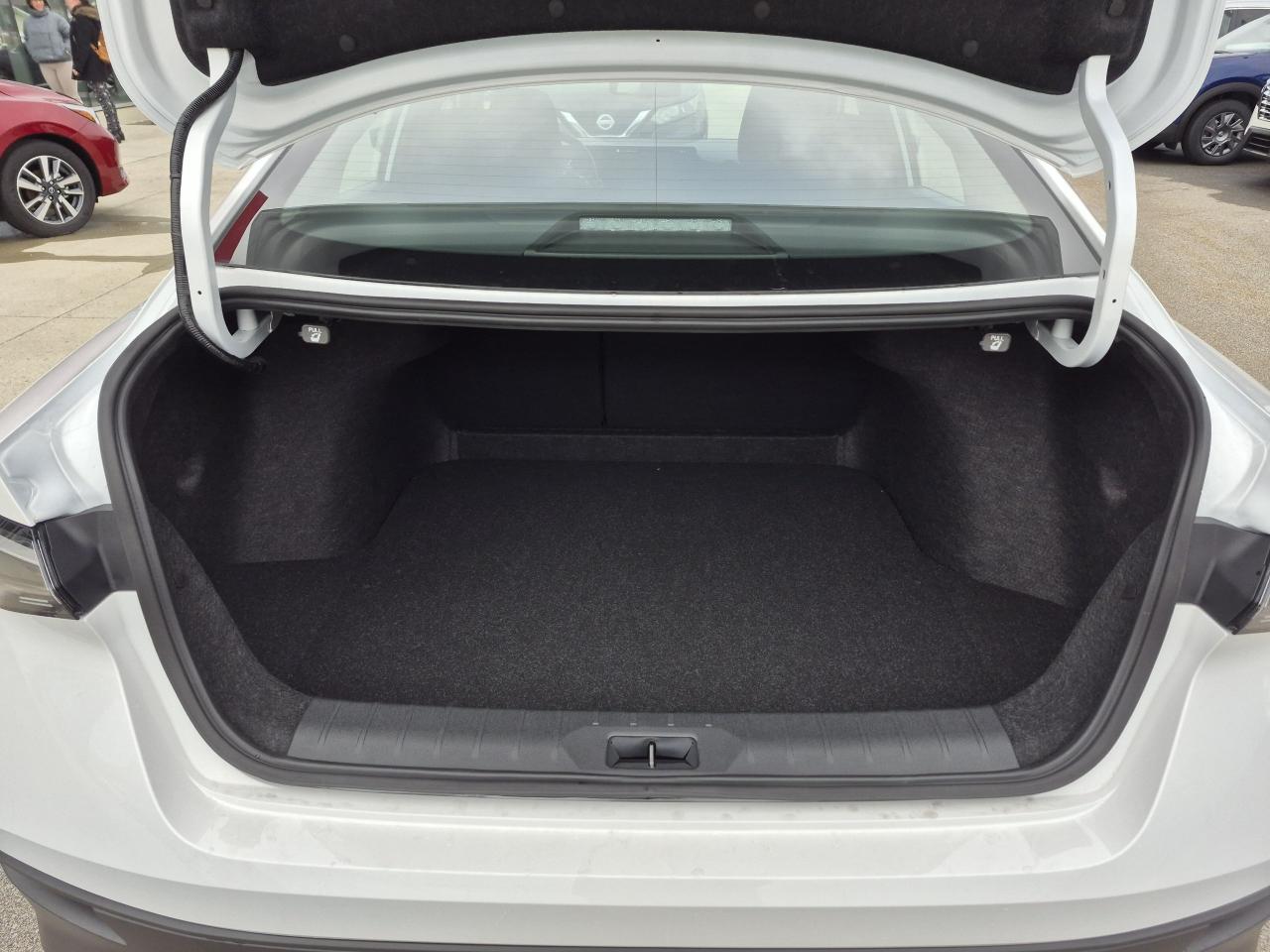 2026 Nissan Sentra SV Premium Photo15