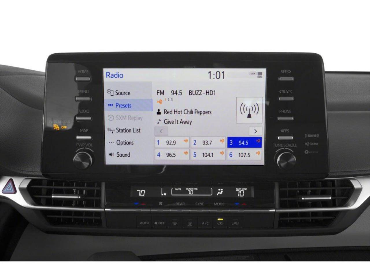 2024 Toyota Sienna LE 8-Passenger Photo