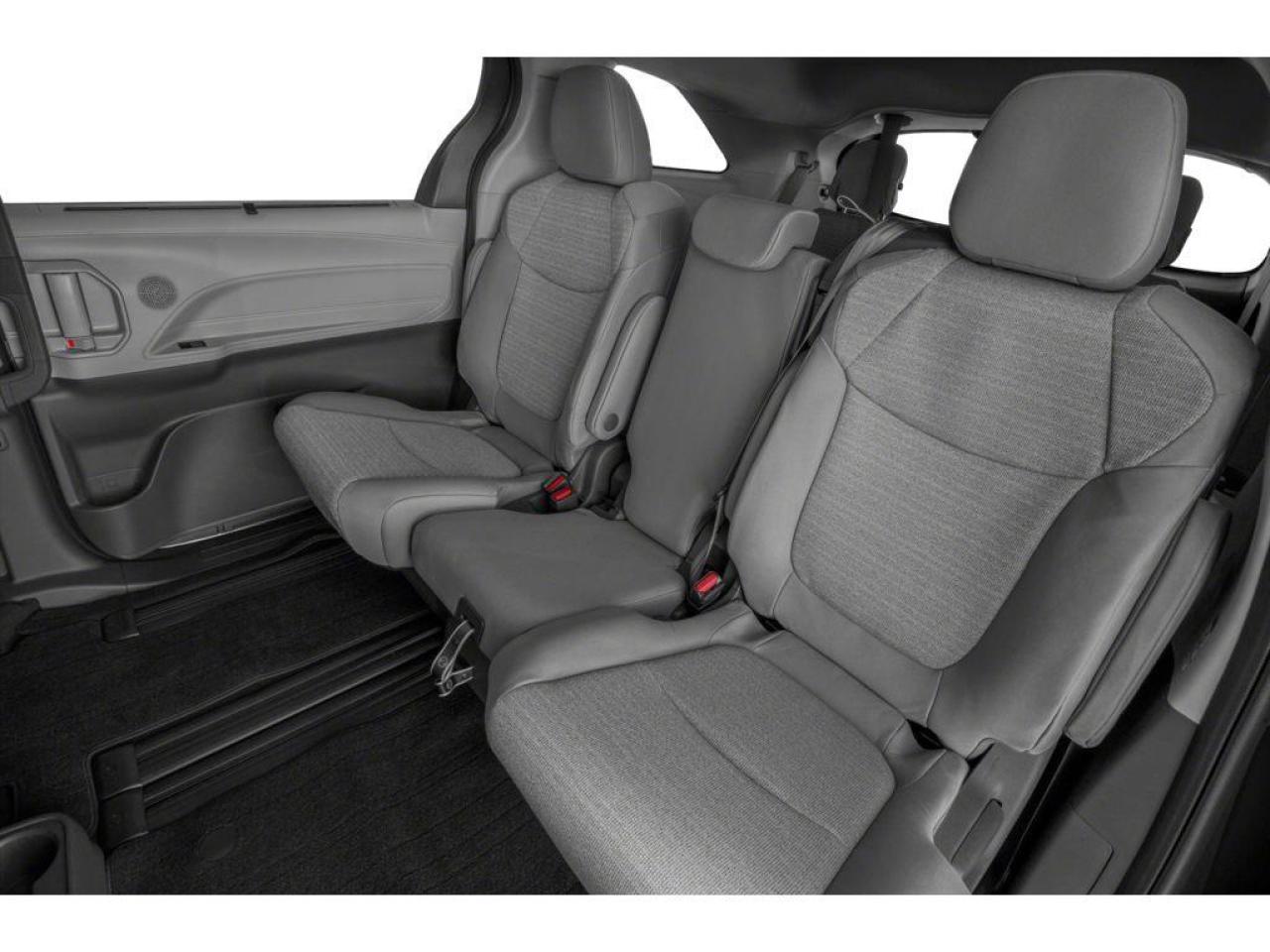 2024 Toyota Sienna LE 8-Passenger Photo