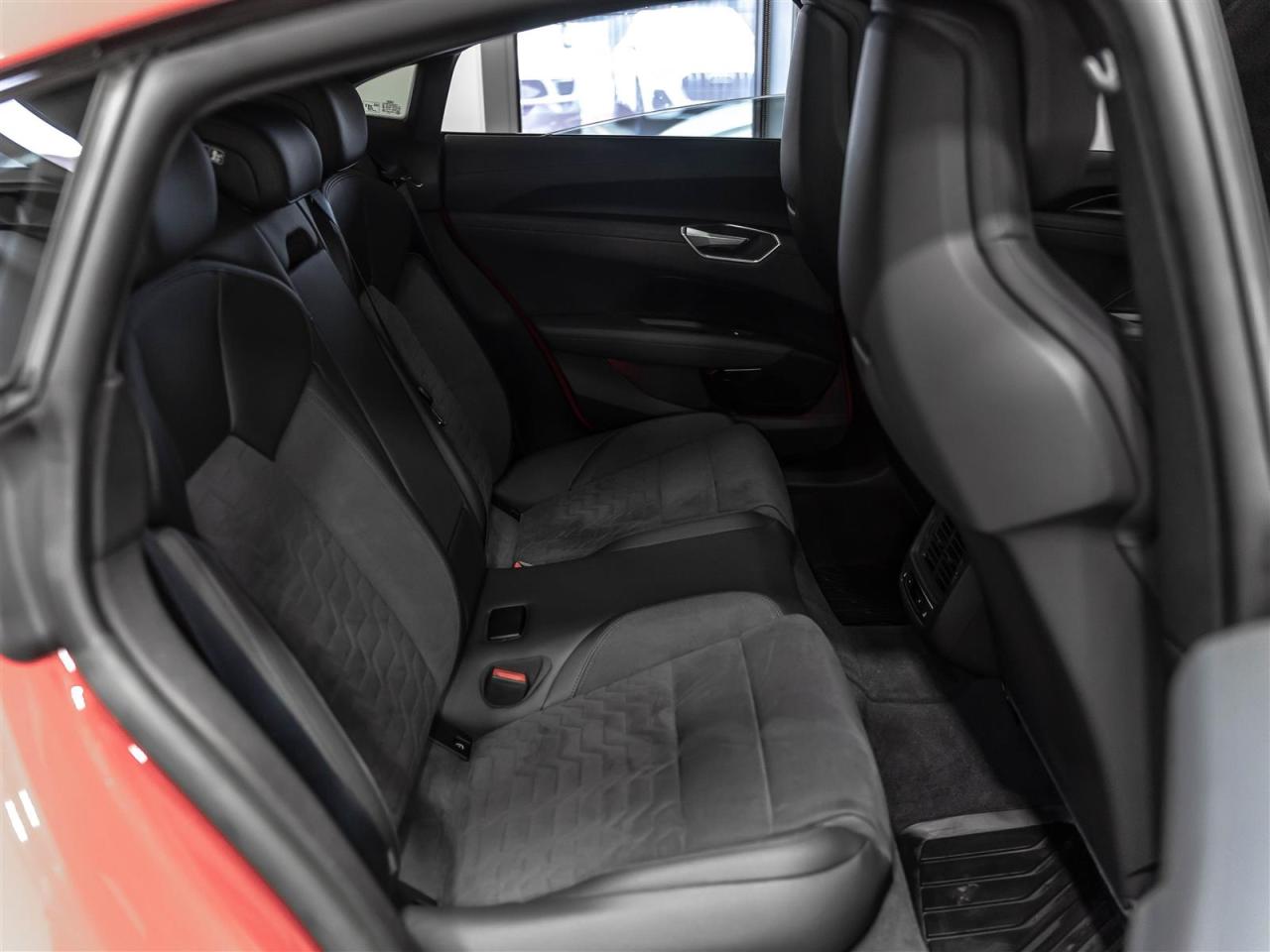 2022 Audi E-Tron GT QUATTRO|PREMIUM PLUS|B&O SOUND|ADAPT CRUISE|BLACK OPTICS Photo