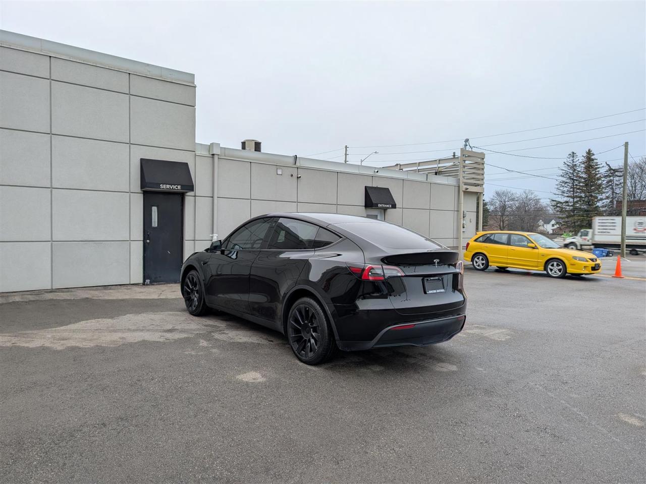 2021 Tesla Model Y STANDARD Photo2