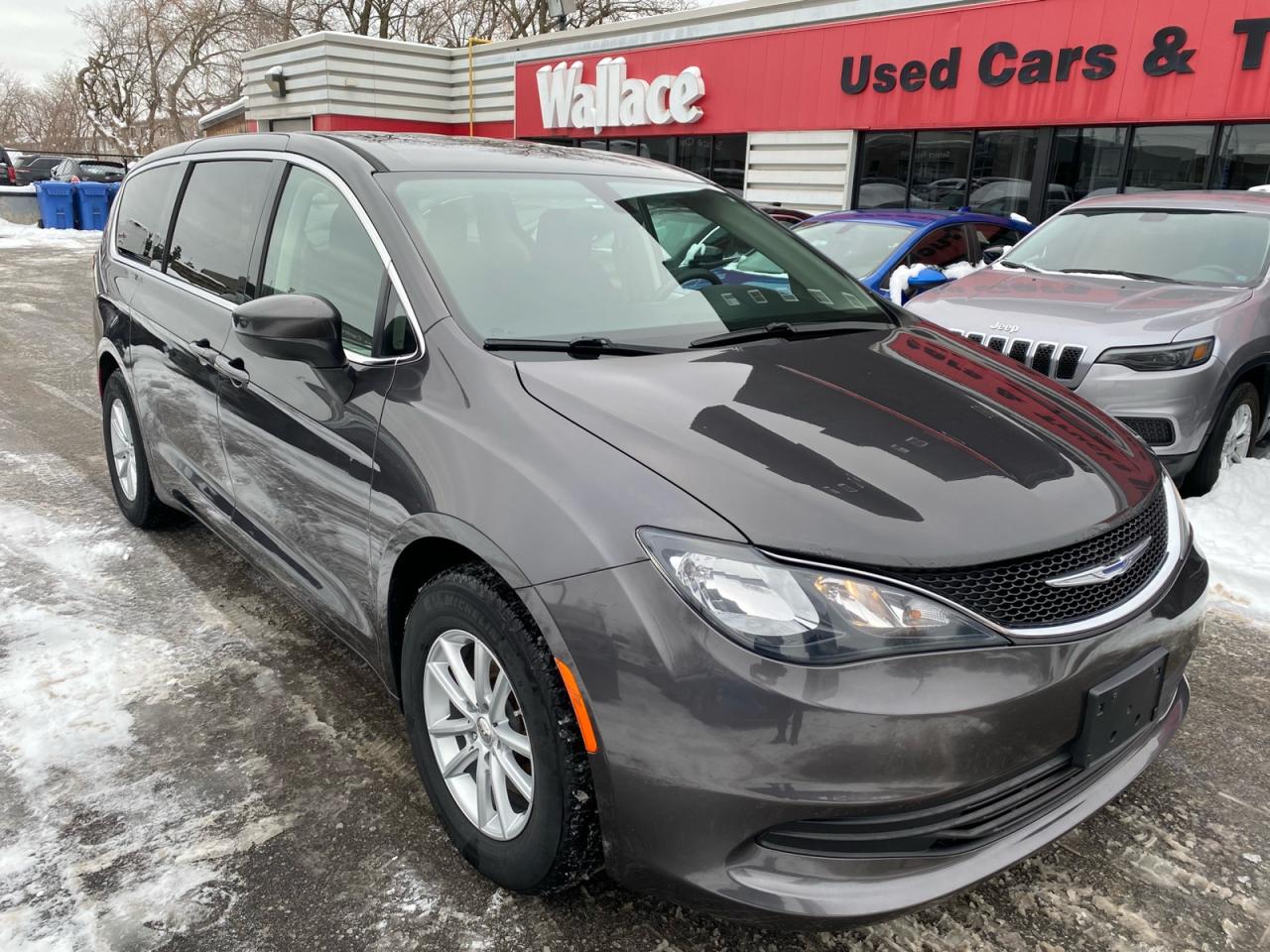 Used 2018 Chrysler Pacifica Apple CarPlay | Android Auto | Rear Temperature Controls ***SOLD*** for sale in Ottawa, ON