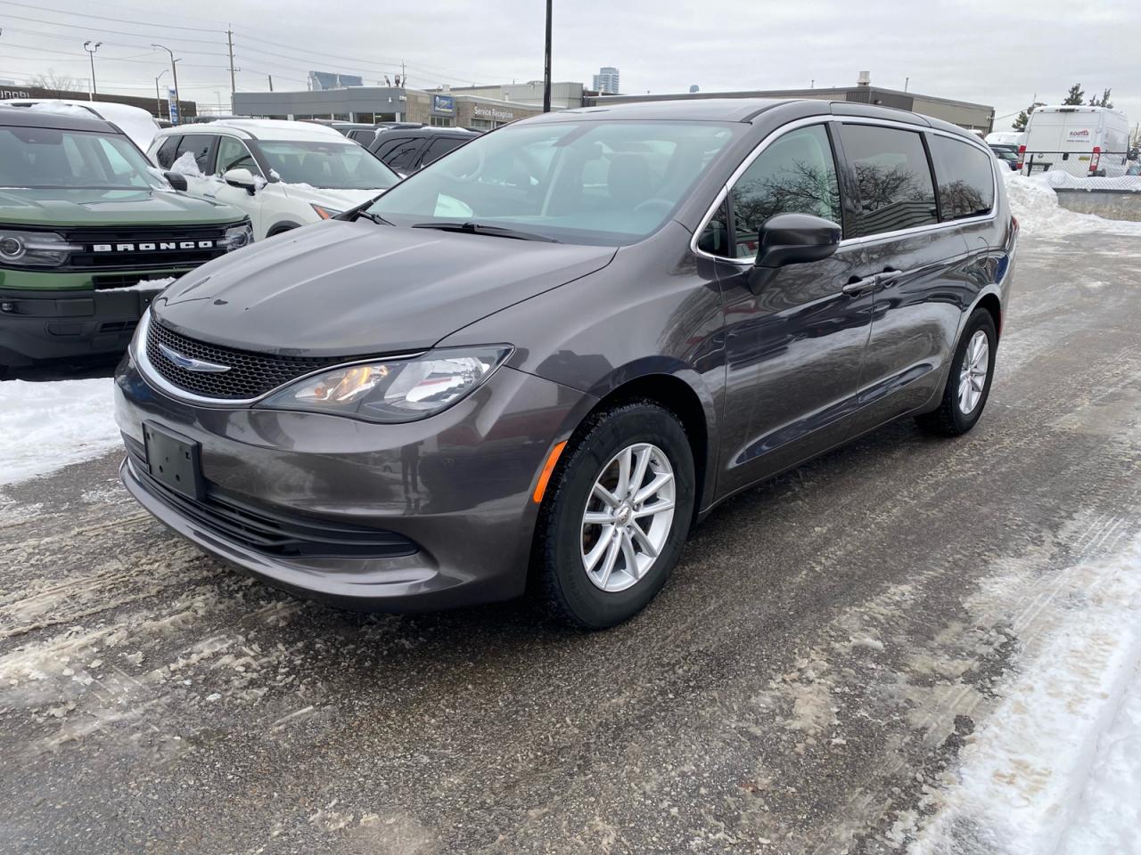 2018 Chrysler Pacifica Apple CarPlay | Android Auto | Rear Temperature Controls Photo2