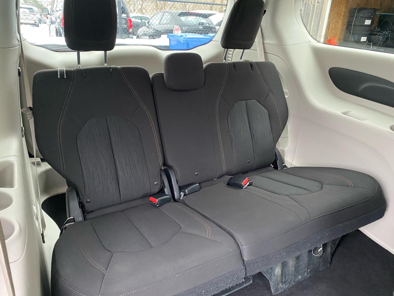 2018 Chrysler Pacifica Apple CarPlay | Android Auto | Rear Temperature Controls Photo