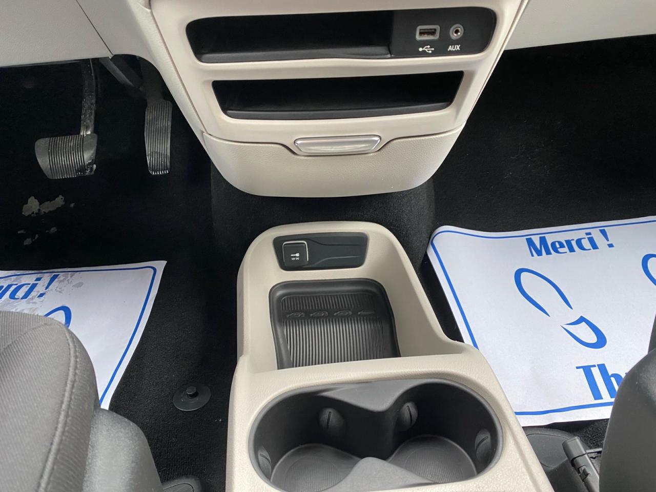 2018 Chrysler Pacifica Apple CarPlay | Android Auto | Rear Temperature Controls Photo