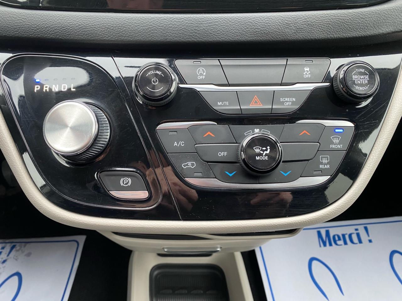 2018 Chrysler Pacifica Apple CarPlay | Android Auto | Rear Temperature Controls Photo