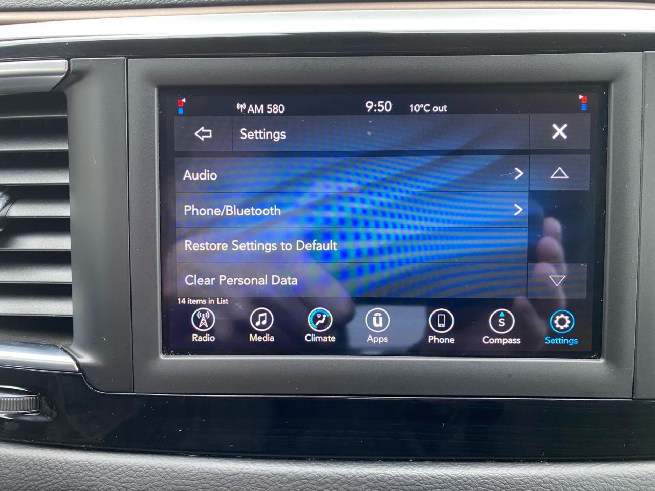 2018 Chrysler Pacifica Apple CarPlay | Android Auto | Rear Temperature Controls Photo