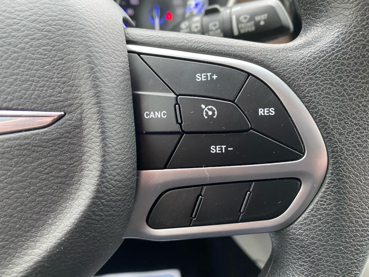 2018 Chrysler Pacifica Apple CarPlay | Android Auto | Rear Temperature Controls Photo