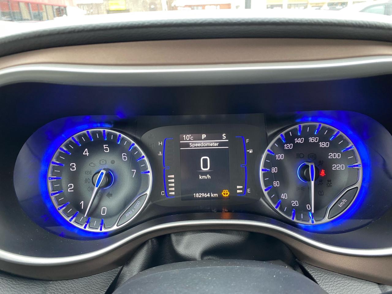 2018 Chrysler Pacifica Apple CarPlay | Android Auto | Rear Temperature Controls Photo