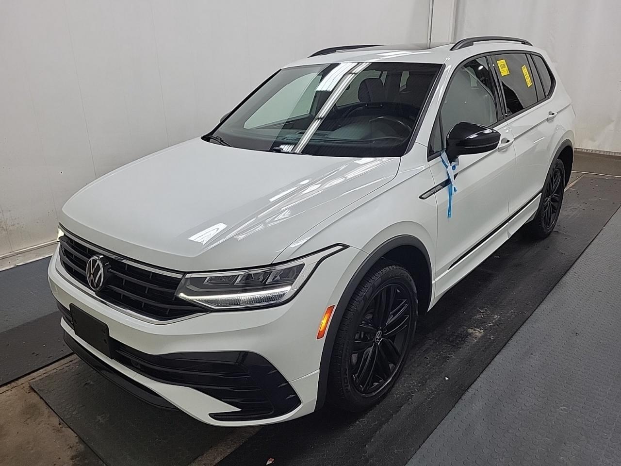 2022 Volkswagen Tiguan COMFORTLINE R-LINE BLACK EDITION | NO ACCIDENTS | 15 SERVICE RECORDS Photo2