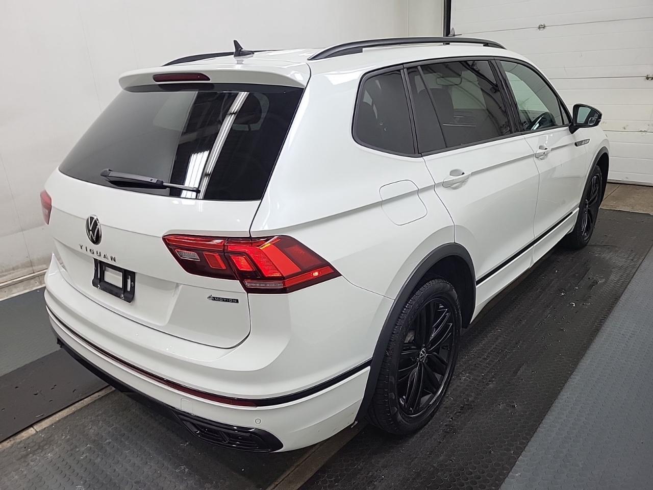 2022 Volkswagen Tiguan COMFORTLINE R-LINE BLACK EDITION | NO ACCIDENTS | 15 SERVICE RECORDS Photo