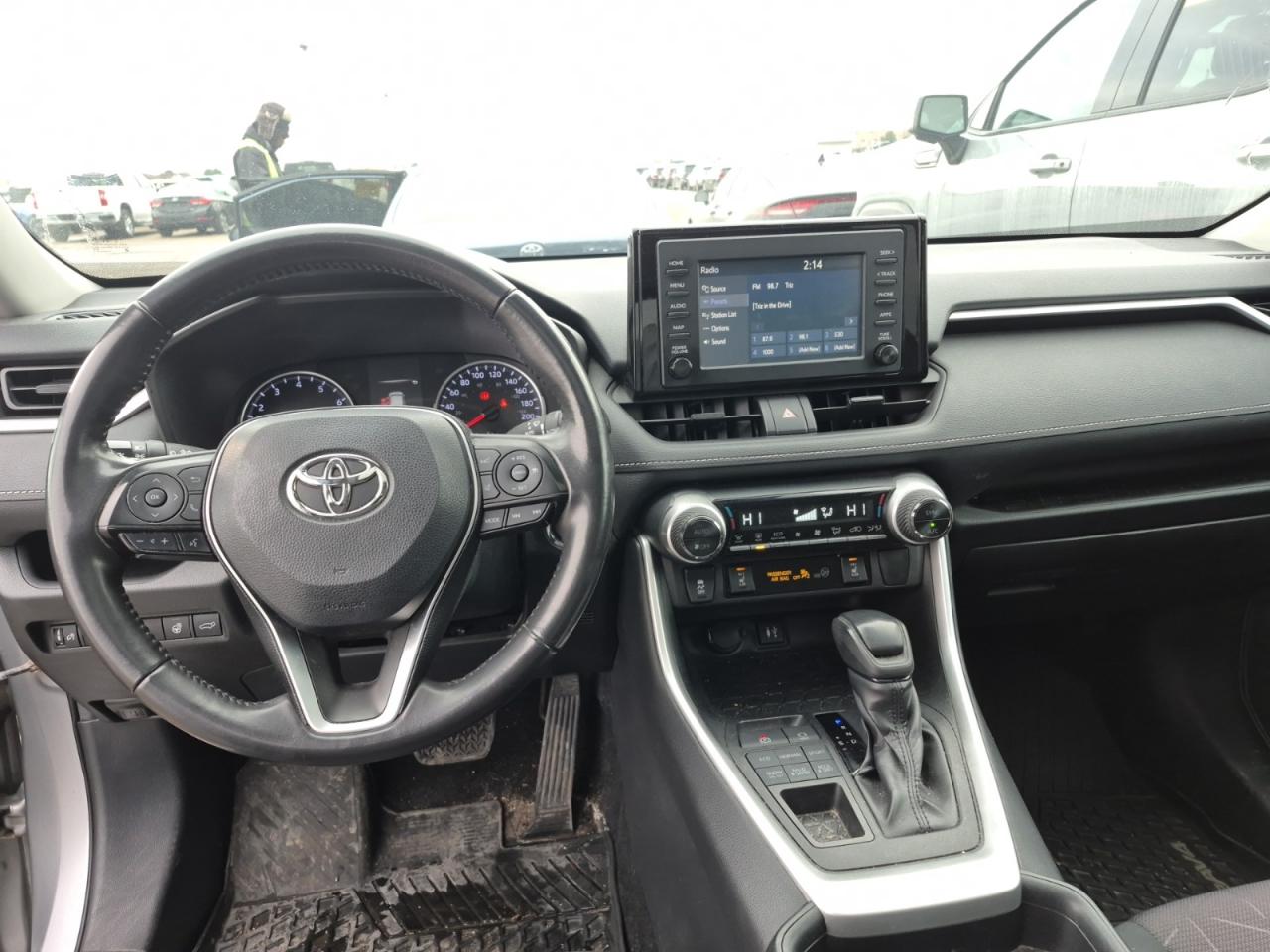2019 Toyota RAV4 XLE | AWD | NO ACCIDENTS | TOYOTA SERVICED Photo
