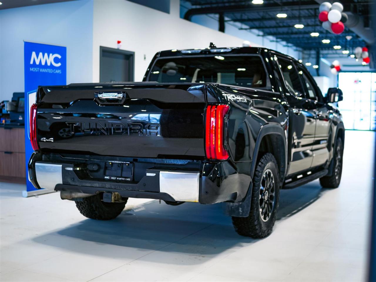 2023 Toyota Tundra LIMITED HYBRID CREW | TRD OFFROAD | 4X4 | NO ACCIDENTS | RED CALIPERS Photo