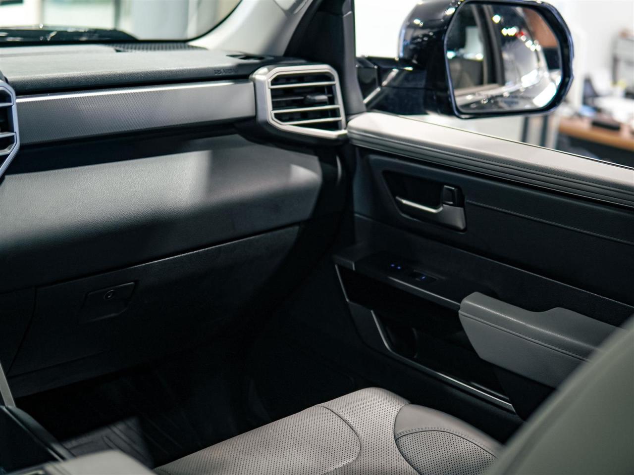 2023 Toyota Tundra LIMITED HYBRID CREW | TRD OFFROAD | 4X4 | NO ACCIDENTS | RED CALIPERS Photo