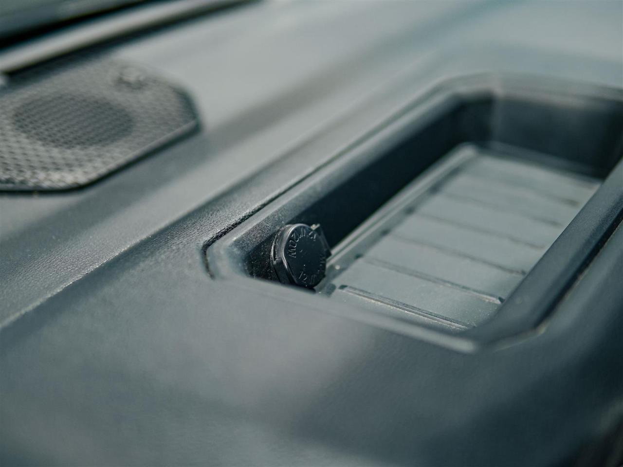 2023 Toyota Tundra LIMITED HYBRID CREW | TRD OFFROAD | 4X4 | NO ACCIDENTS | RED CALIPERS Photo