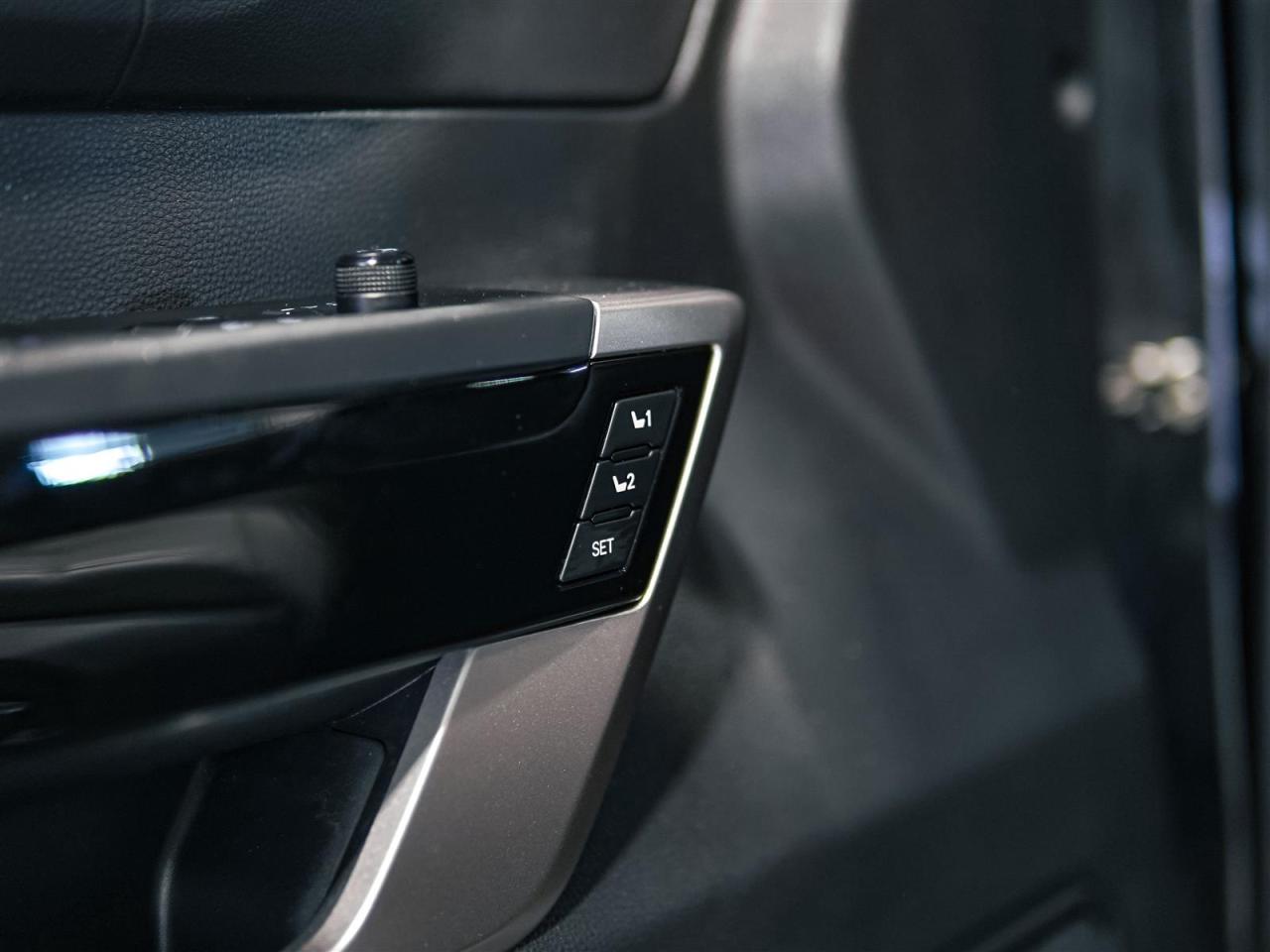 2023 Toyota Tundra LIMITED HYBRID CREW | TRD OFFROAD | 4X4 | NO ACCIDENTS | RED CALIPERS Photo