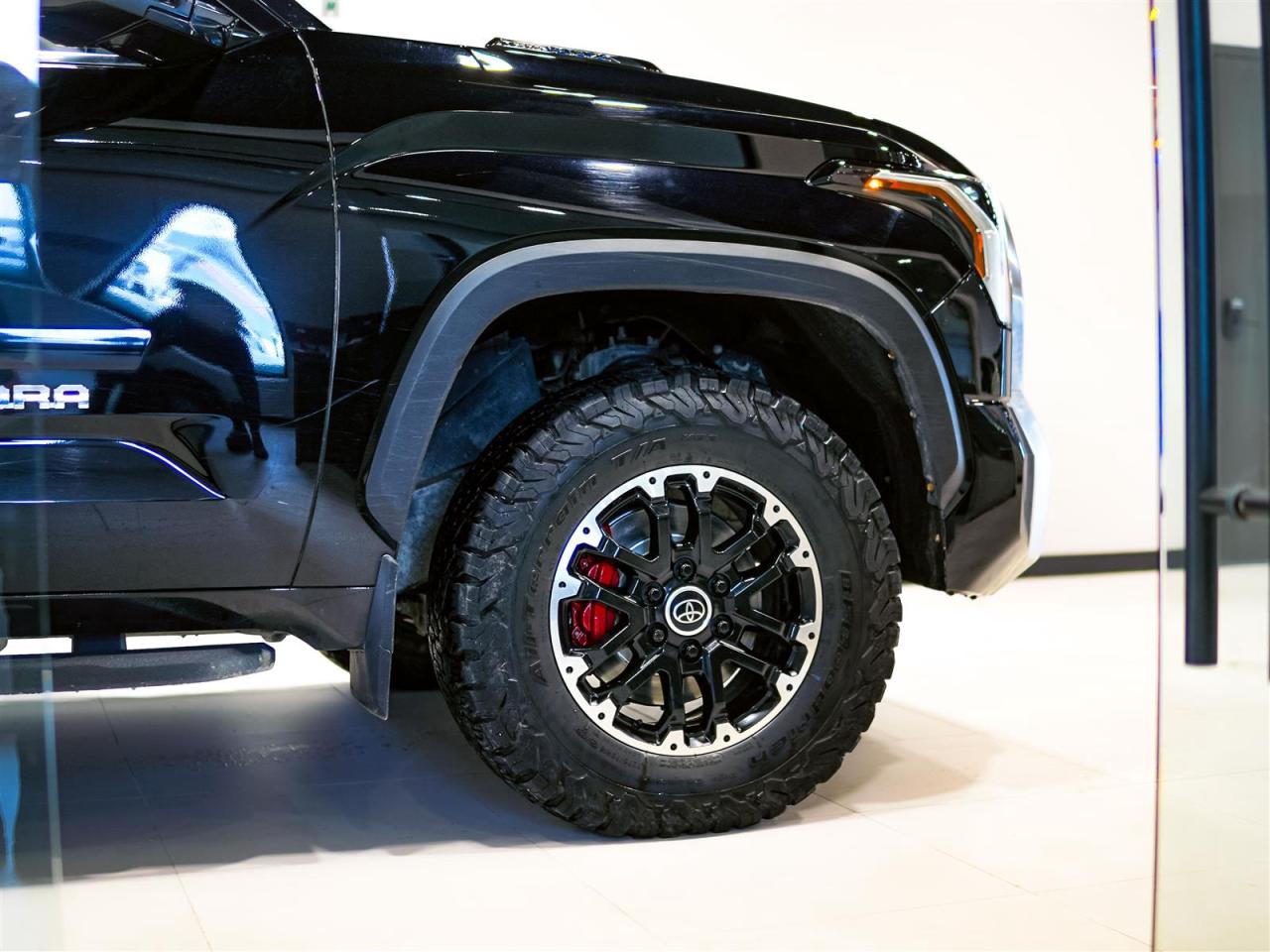 2023 Toyota Tundra LIMITED HYBRID CREW | TRD OFFROAD | 4X4 | NO ACCIDENTS | RED CALIPERS Photo