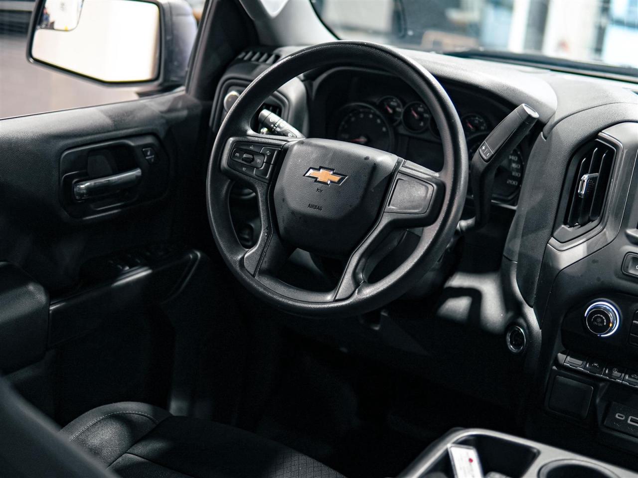 2024 Chevrolet Silverado 1500 CUSTOM | CREW CAB | 4WD | BLACKOUT PKG | NO ACCIDENTS Photo