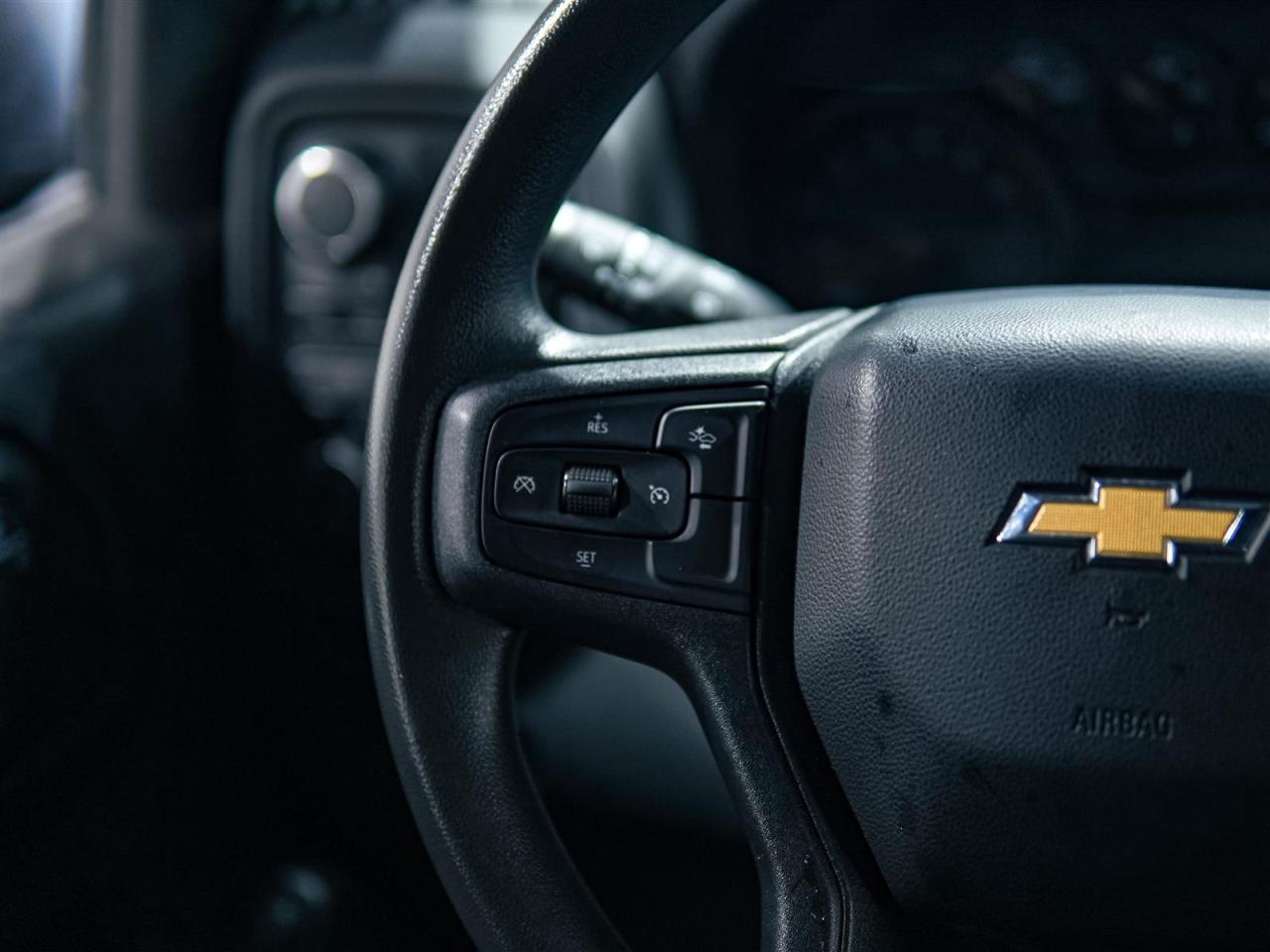 2024 Chevrolet Silverado 1500 CUSTOM | CREW CAB | 4WD | BLACKOUT PKG | NO ACCIDENTS Photo