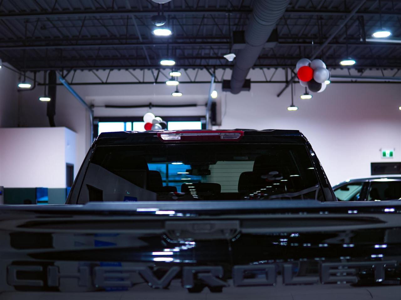 2024 Chevrolet Silverado 1500 CUSTOM | CREW CAB | 4WD | BLACKOUT PKG | NO ACCIDENTS Photo