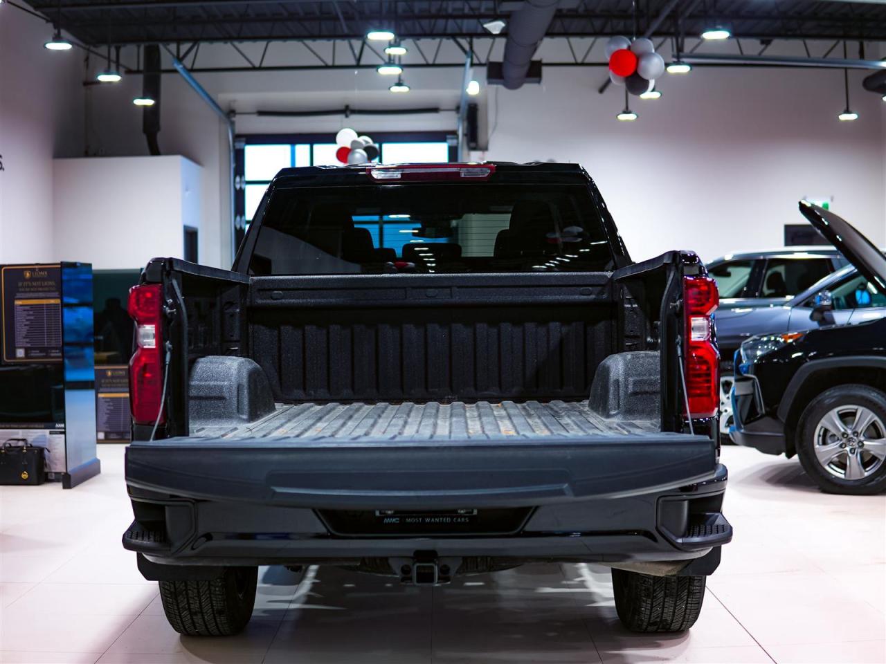 2024 Chevrolet Silverado 1500 CUSTOM | CREW CAB | 4WD | BLACKOUT PKG | NO ACCIDENTS Photo