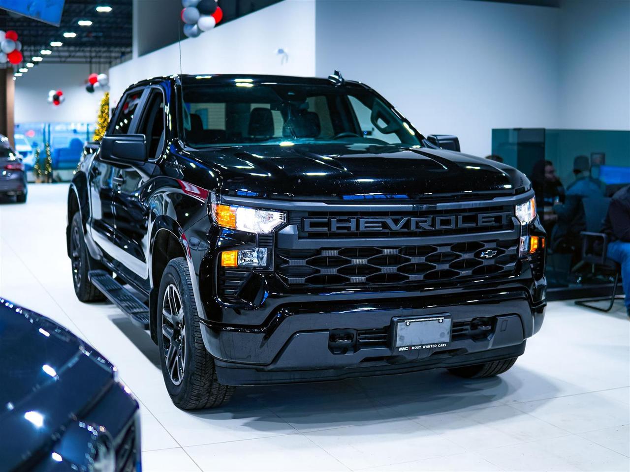 2024 Chevrolet Silverado 1500 CUSTOM | CREW CAB | 4WD | BLACKOUT PKG | NO ACCIDENTS Photo