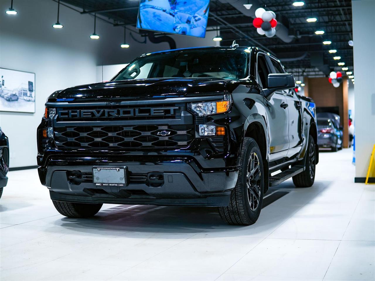 2024 Chevrolet Silverado 1500 CUSTOM | CREW CAB | 4WD | BLACKOUT PKG | NO ACCIDENTS Photo