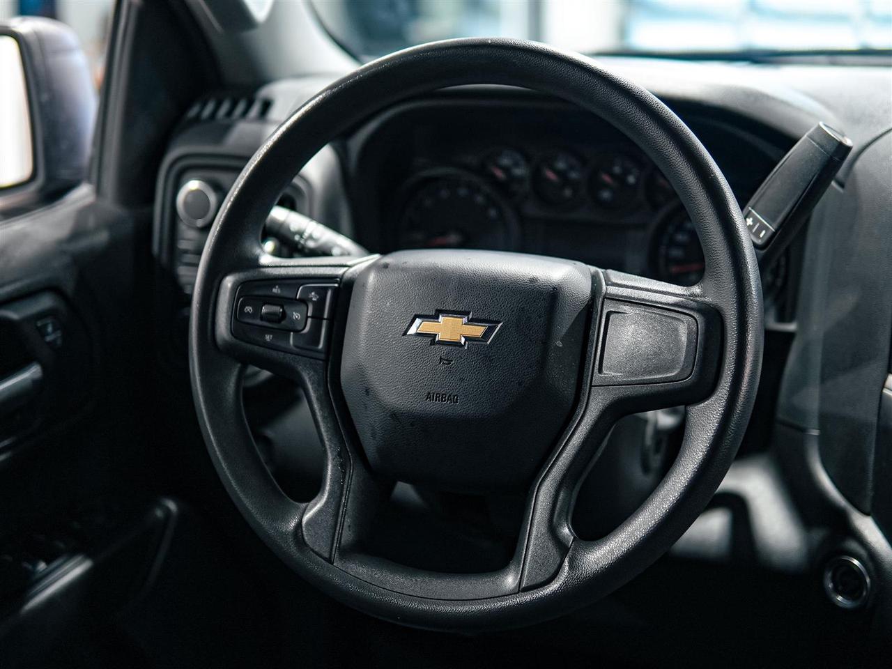 2024 Chevrolet Silverado 1500 CUSTOM | CREW CAB | 4WD | BLACKOUT PKG | NO ACCIDENTS Photo