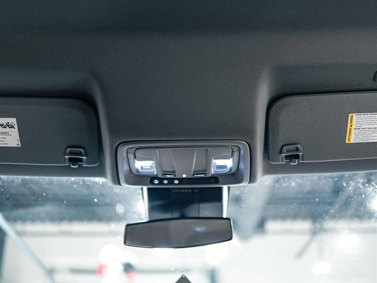 2024 Chevrolet Silverado 1500 CUSTOM | CREW CAB | 4WD | BLACKOUT PKG | NO ACCIDENTS Photo