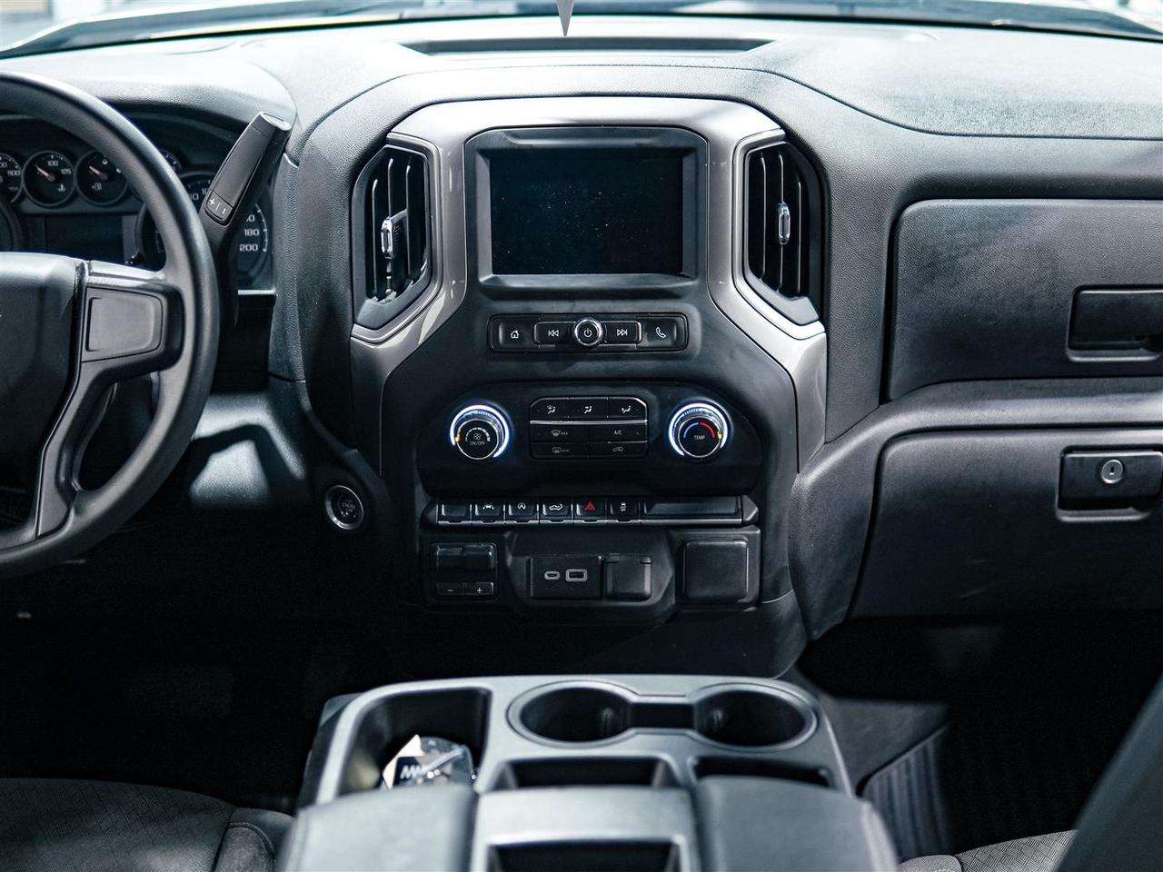 2024 Chevrolet Silverado 1500 CUSTOM | CREW CAB | 4WD | NO ACCIDENTS Photo