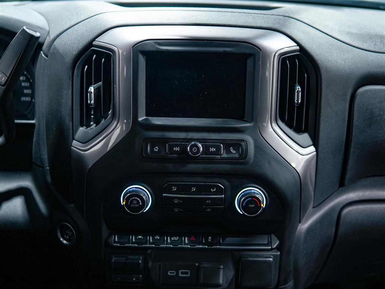 2024 Chevrolet Silverado 1500 CUSTOM | CREW CAB | 4WD | NO ACCIDENTS Photo