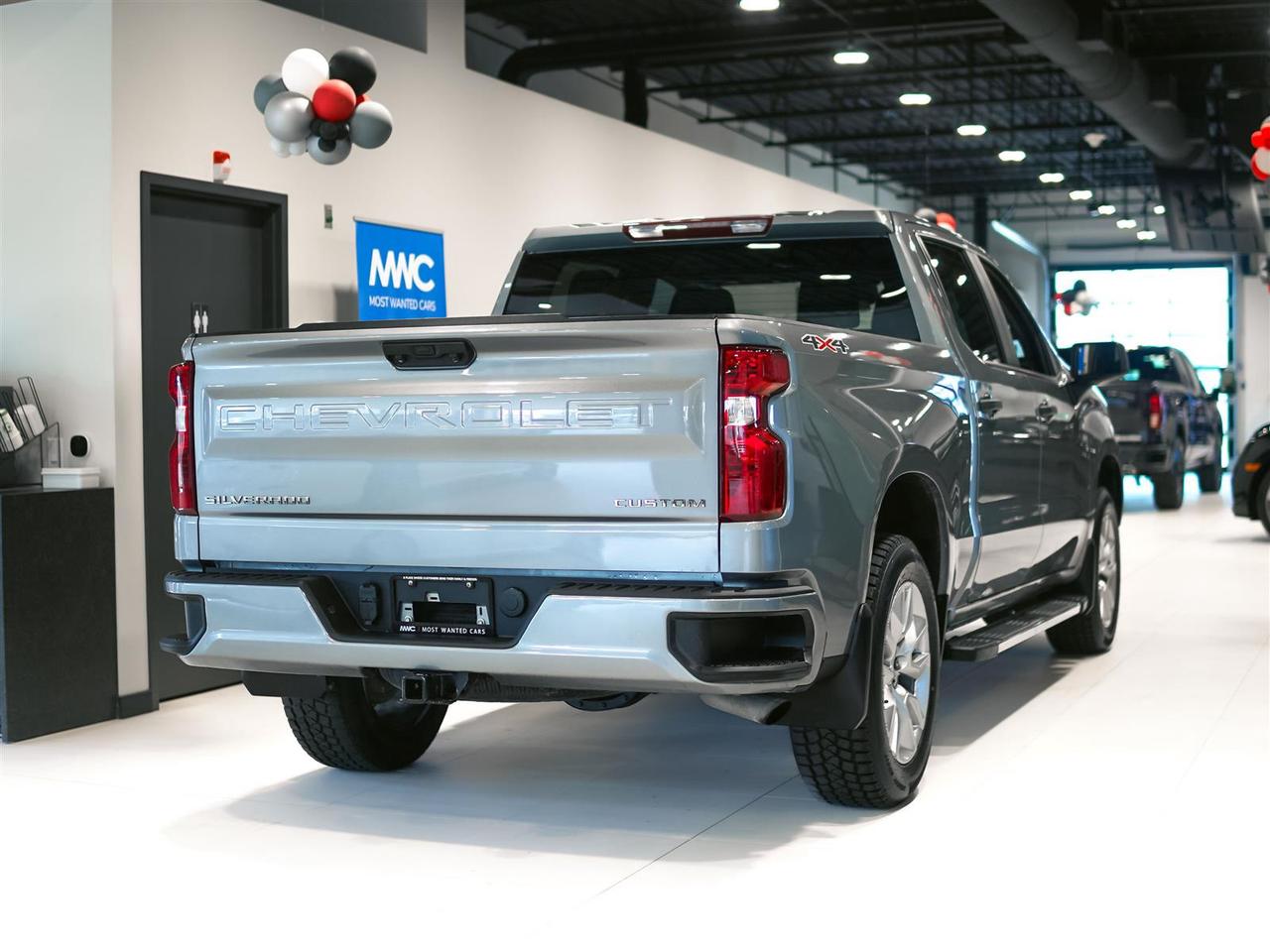 2024 Chevrolet Silverado 1500 CUSTOM | CREW CAB | 4WD | NO ACCIDENTS Photo